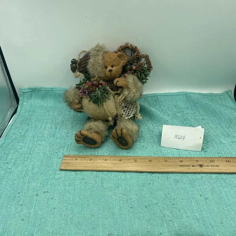 Vtg Bear Figurine Dressed for Winter With Bag, And Skis, Wood Resin Cloth 6” Sit